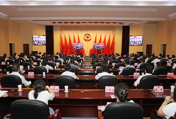 9月3日，省政協(xié)機(jī)關(guān)組織觀看九三閱兵儀式(1690636)-20250904084331 - 副本.jpg